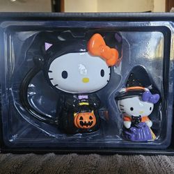 Hello Kitty Halloween Mug Set