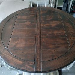 Round Dinning Table