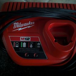 Milwaukee M12 Battery Charger 