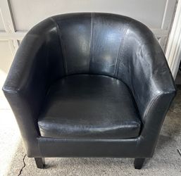 Black club chair. Perfect for smaller size room.