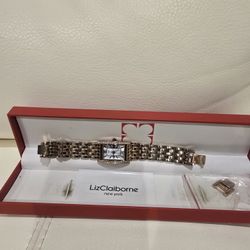 Vintage Watch Gold Finish With Peril Base