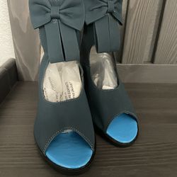 Cute Blue Heeled Shoes 