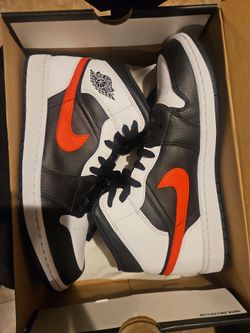 Air Jordan 1 Mid size 11