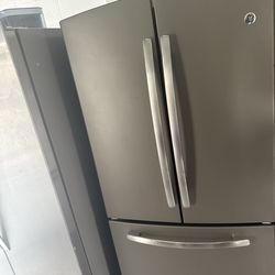 (Price Is $400)GE Refrigerator