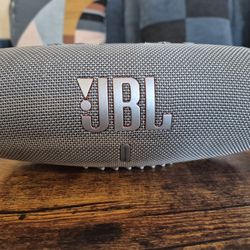 JBL Charge 5