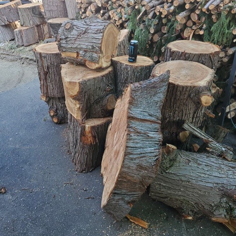 Wood, Logs Fire Wood. Good Price for Sale in Tacoma, WA - OfferUp