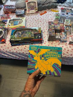 Pokémon Mega Evolution Ascended Heroes Elite Trainer Box