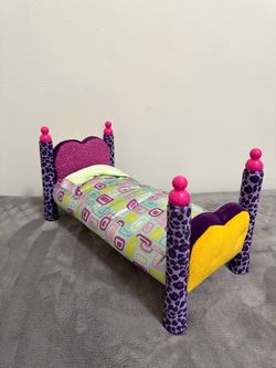 Vintage 2003 Manhattan Toy Groovy Girls 16 x 7” Doll Bed