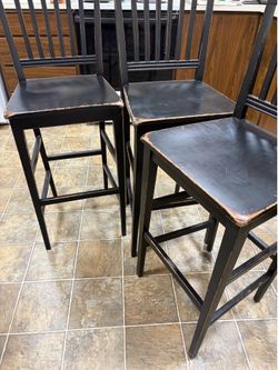 3 Barstools
