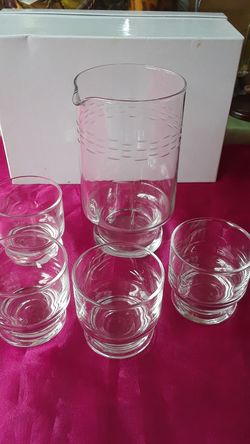 Set de coctelera con 4 vasitos de princess house.