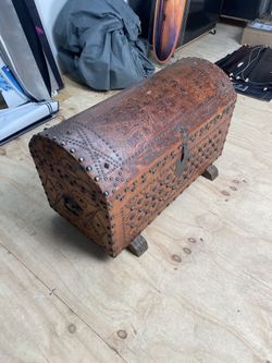 European Antique Hope Chest