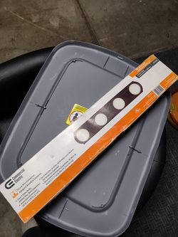 Bathroom light fixture