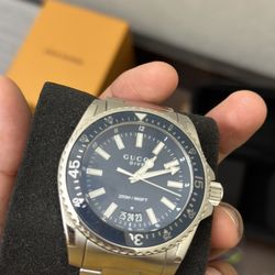 Gucci Dive Watch 