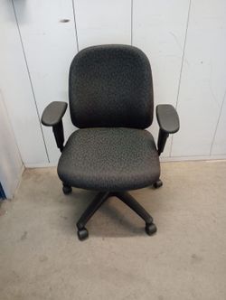 Ergonomic Task Chair In Good Conditions