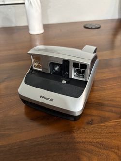 POLAROID ONE 600 INSTANT CAMERA