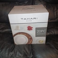 New Tahari Home Dinnerware Set 20pc