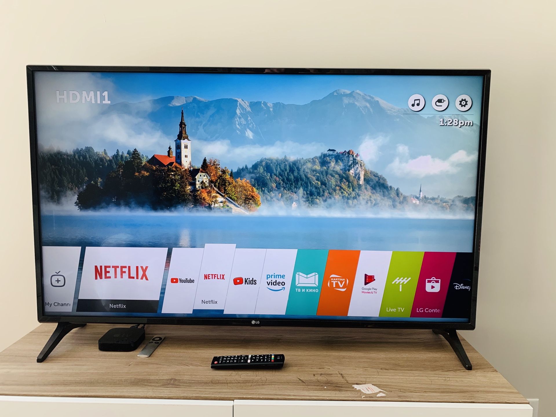 LG 49’ UHD 4K Smart TV