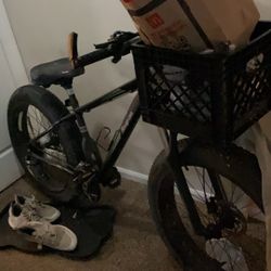 TREK/SNAP ON TOOLS LIMITED EDITION FAT TIRE MOUNTAIN BIKE