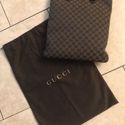 Authentic Gucci tote Bag 03/26