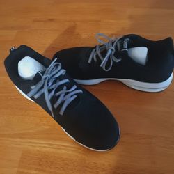 Women's sneakers lace up size 9.5 for $35.00