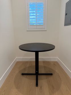 Round Black Dining Table 31.5-Inch