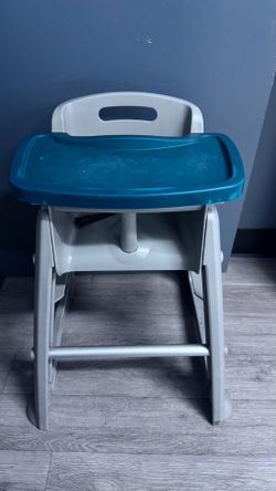 Grey High Chair w/tray.