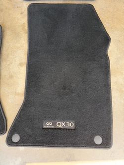 Infiniti QX30 OEM floor mats