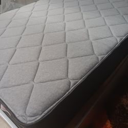 *Weekend Special!!!*---Serene Euro Comfort Foam Queen/King Mattress And Foundation Sets---From $499!!!---Delivery And Financing👏