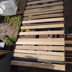 Full size Roll away /pop up /trundle bed