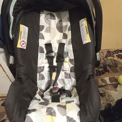 Car Seat And Bouncer Bundle 