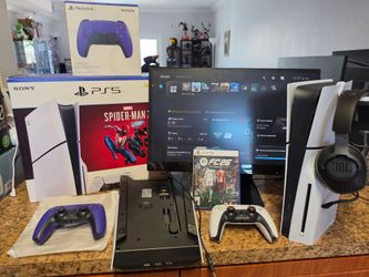 SE ENTREGA CON 2 MANDOS + SU BASE DE CARGA
UN JUEGO A ELEGIR
HEATSET 
Y MONITOR
