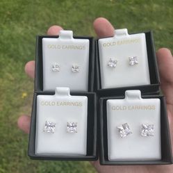 10k Gold Diamond Earring Cz Stone 
