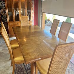 Vintage Solid Wood Dining Table with 6 Chairs & China Cabinet – Mesa de Comedor con Vitrina