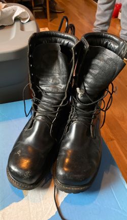 Steel toe boots