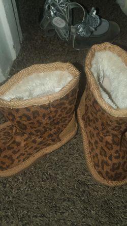 Baby girl cheetah boots