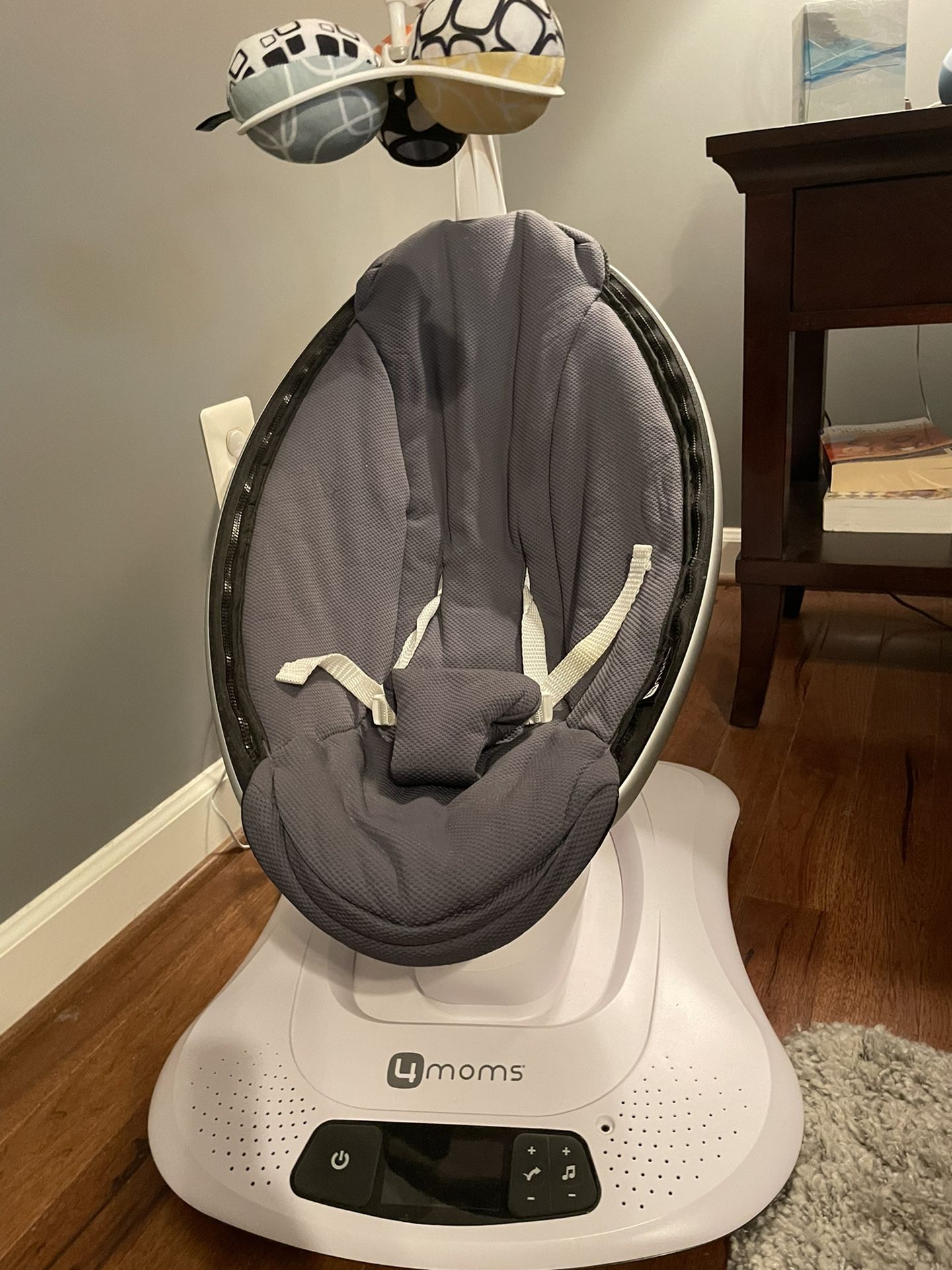 4moms® mamaRoo® Multi-Motion Baby Swing 