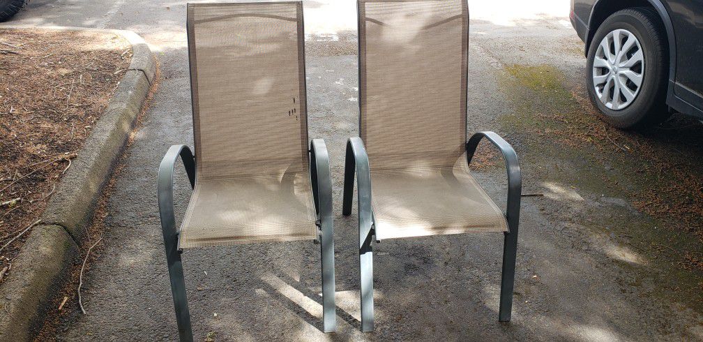 Set Of 2 Patio Or Camping Chairs 