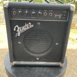 Fender Frontman 15B