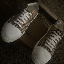Burberry Converse
