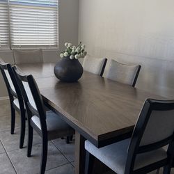 Dinning room table