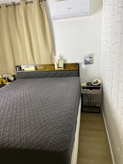 Queen size bed free mattres and  box.