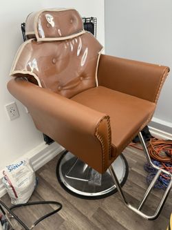Eyebrow Chair