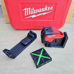 Milwaukee 12V Green 125ft. Cross Line and Plumb Points Laser Level