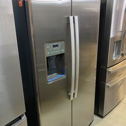 GE  GSS25GYPFS ⭐️new, open box 36” Side-by-Side Refrigerator with 25.3 cu. ft