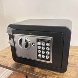 FREE 🎁 with purchase-New wholesale overstock mini safes or individual sale