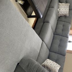 Maier Charcoal RAF Sectional & Couch &Living room set