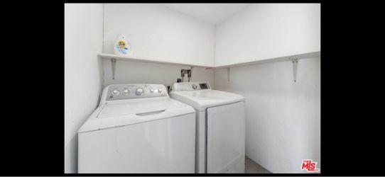 Washer And Dryer set (Gas)