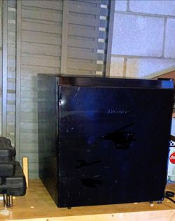 Hisense mini fridge & freezer