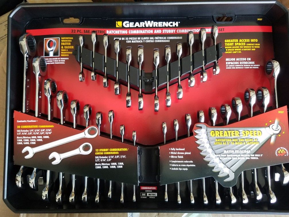 GearWrench 32-pc combination & stubby SAE/METRIC ratcheting wrench set. (craftsman)