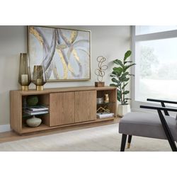 Luxury Oak TV Stand / Media Console – Brand New! $1095 – Modern & Sleek Look 🖥️✨